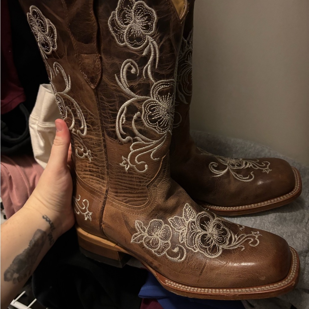 Shyanne Floral Embroidered Tan Heeled Boots
